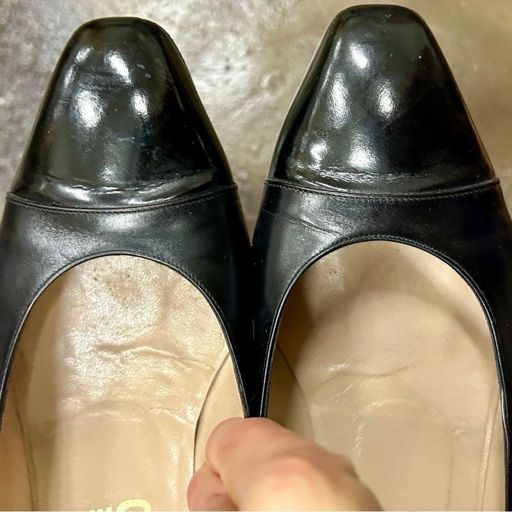 Salvatore Ferragamo Black Leather Low Heel Pumps – Size 8C - Picture 9 of 10